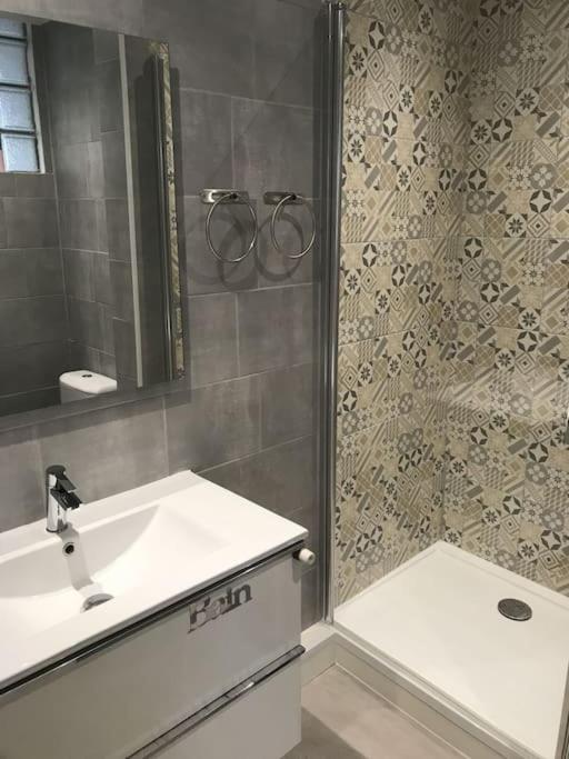 Bienvenue Chez Moi Appartement Calais Buitenkant foto