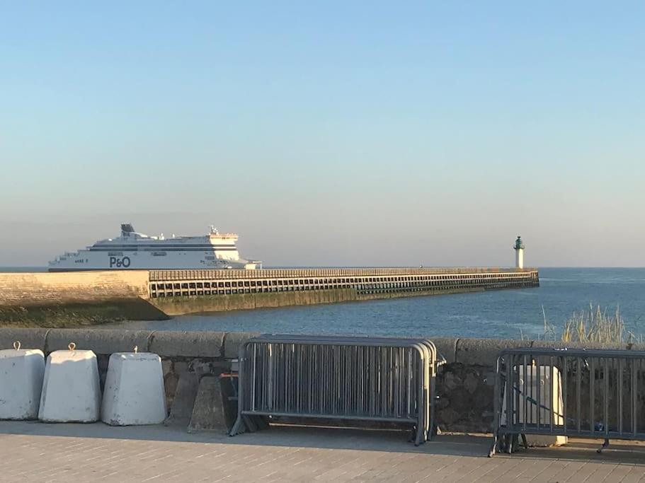 Bienvenue Chez Moi Appartement Calais Buitenkant foto