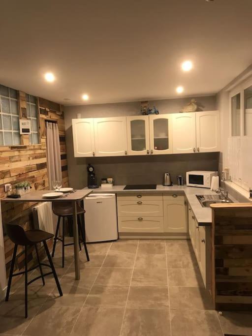 Bienvenue Chez Moi Appartement Calais Buitenkant foto